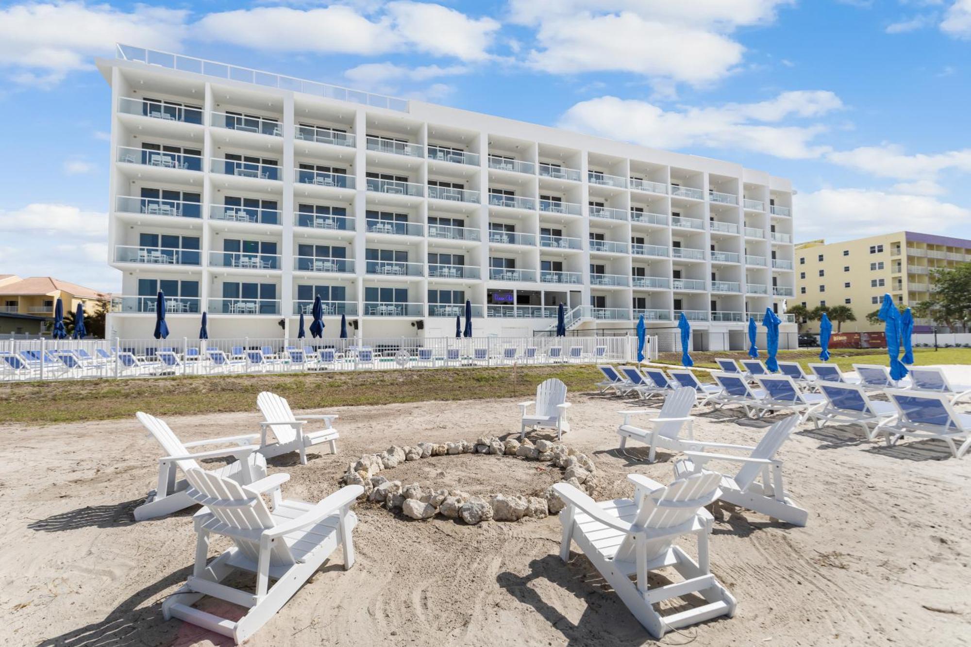 Ocean Club Treasure Island Hotel St. Pete Beach Exterior photo