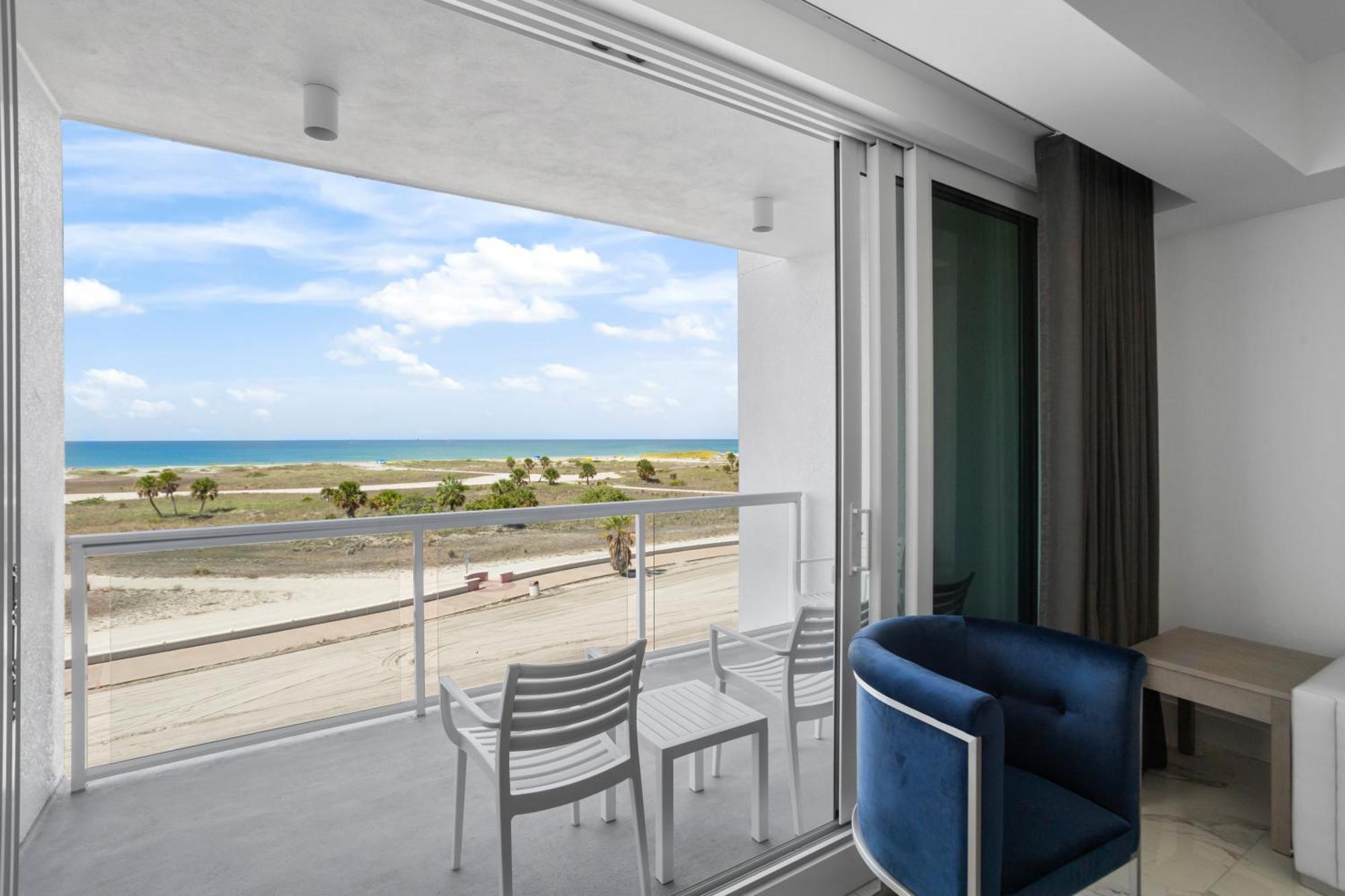 Ocean Club Treasure Island Hotel St. Pete Beach Exterior photo