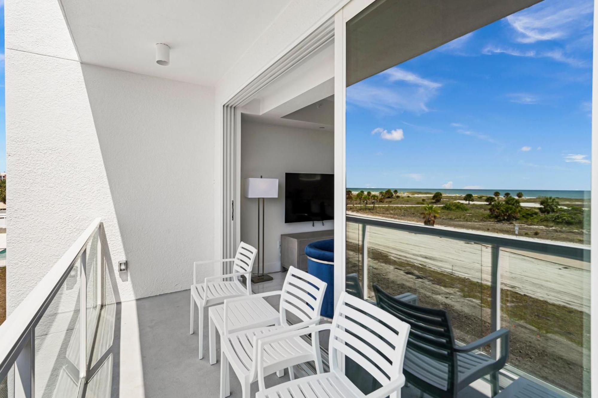 Ocean Club Treasure Island Hotel St. Pete Beach Exterior photo